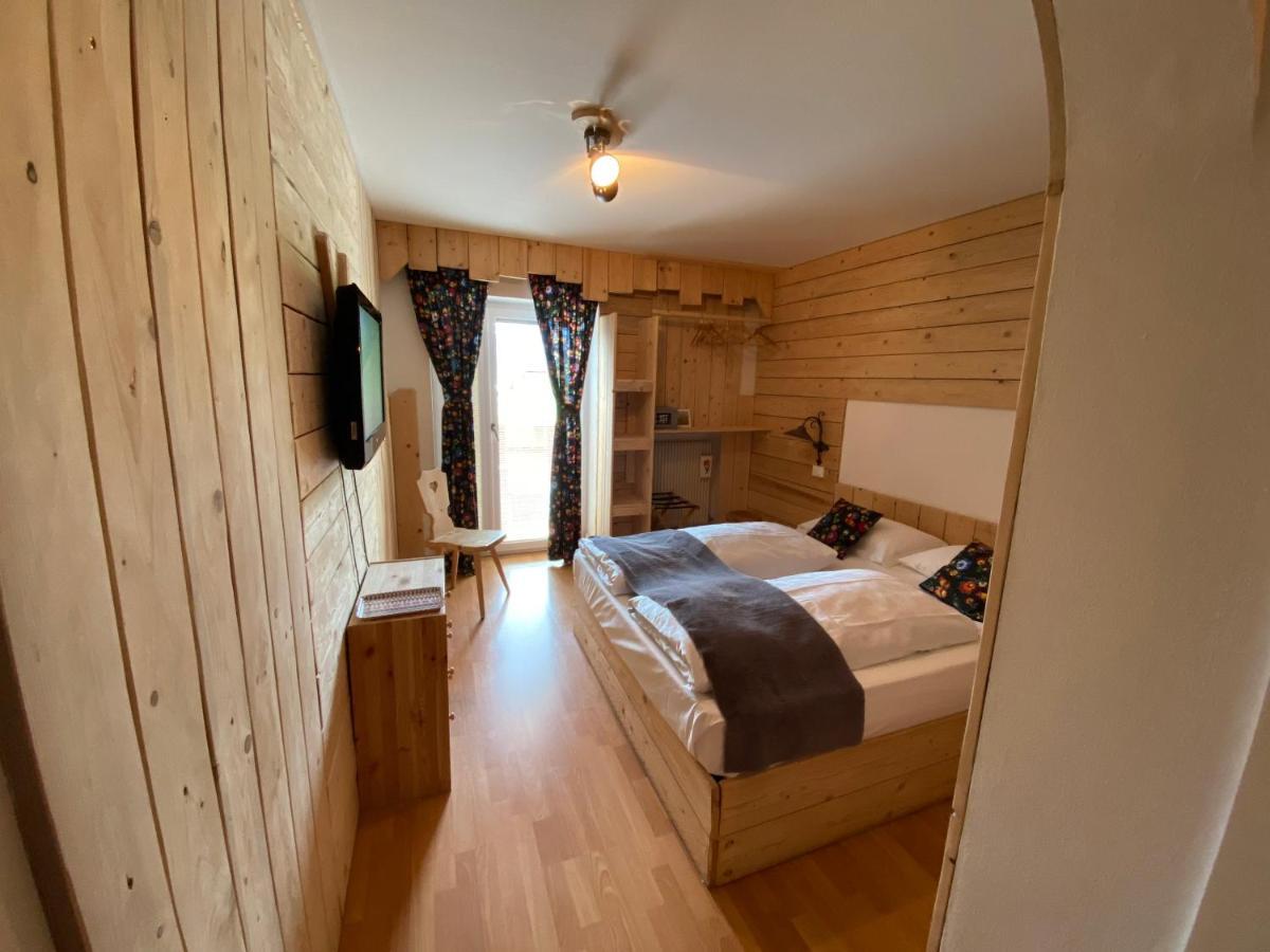 Hotel Almhof San Candido Esterno foto