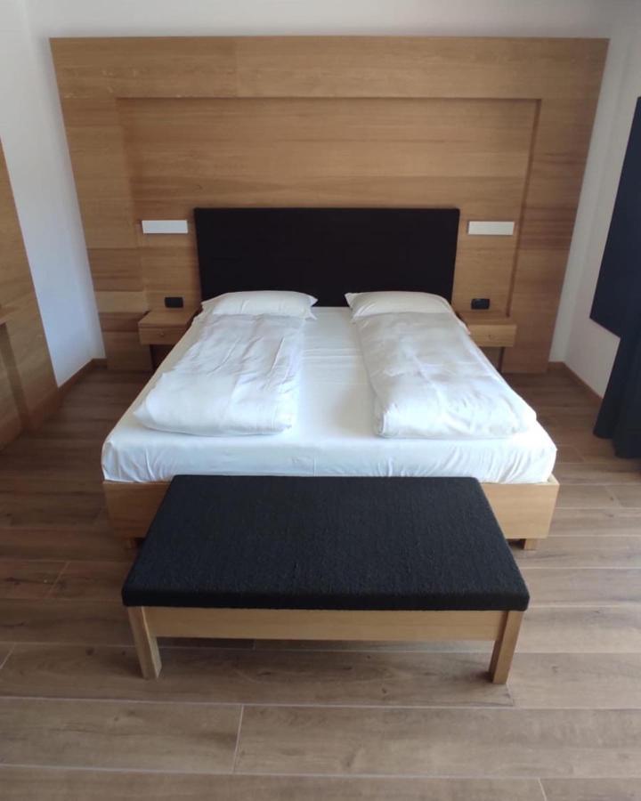 Hotel Almhof San Candido Esterno foto