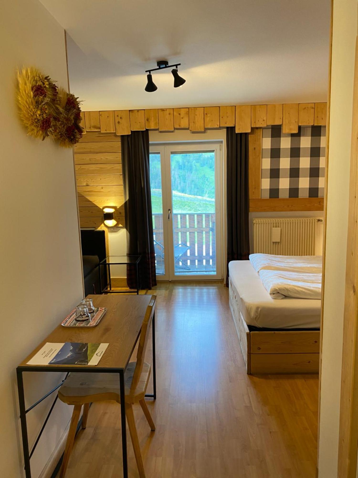 Hotel Almhof San Candido Esterno foto