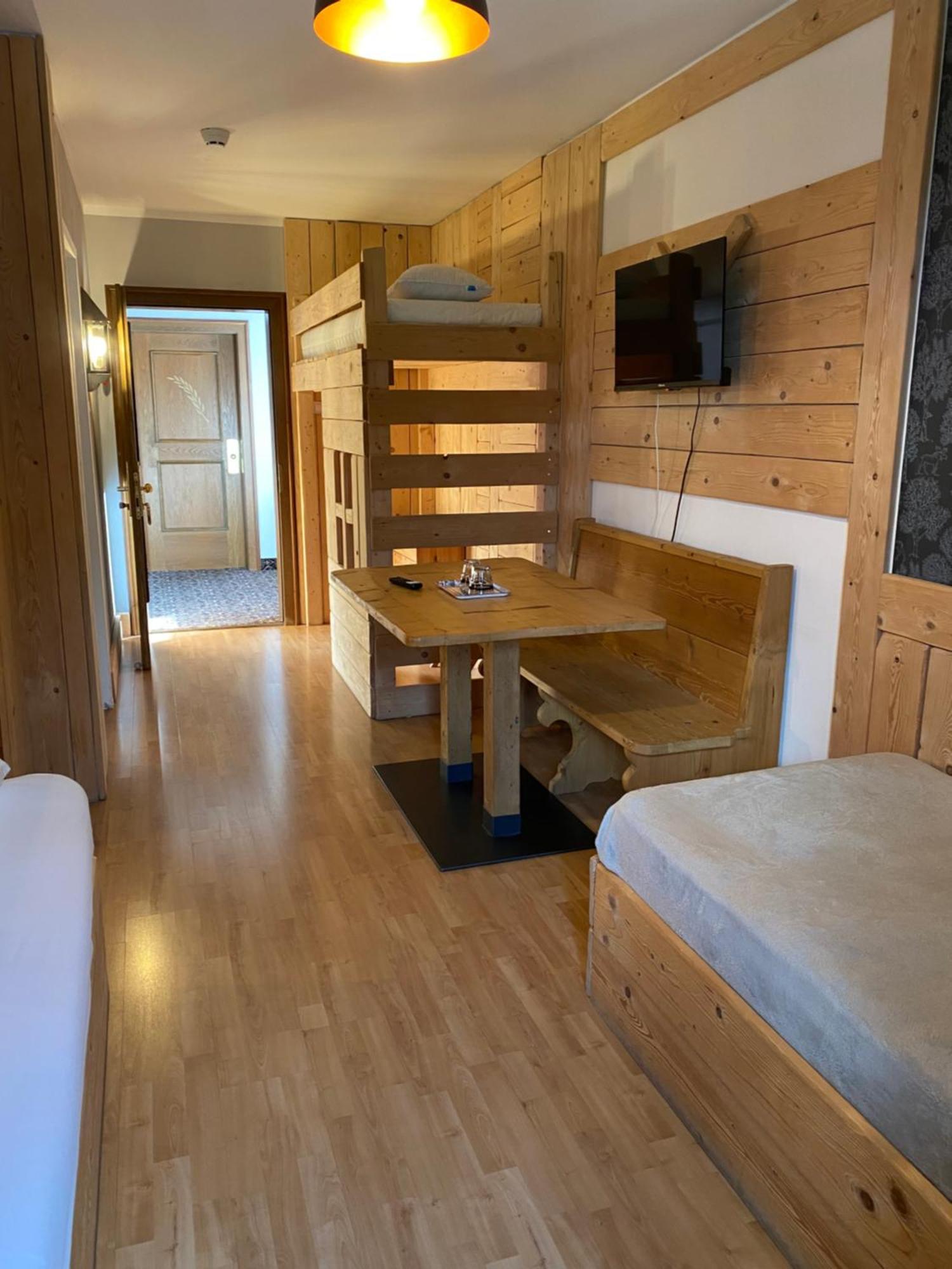 Hotel Almhof San Candido Esterno foto