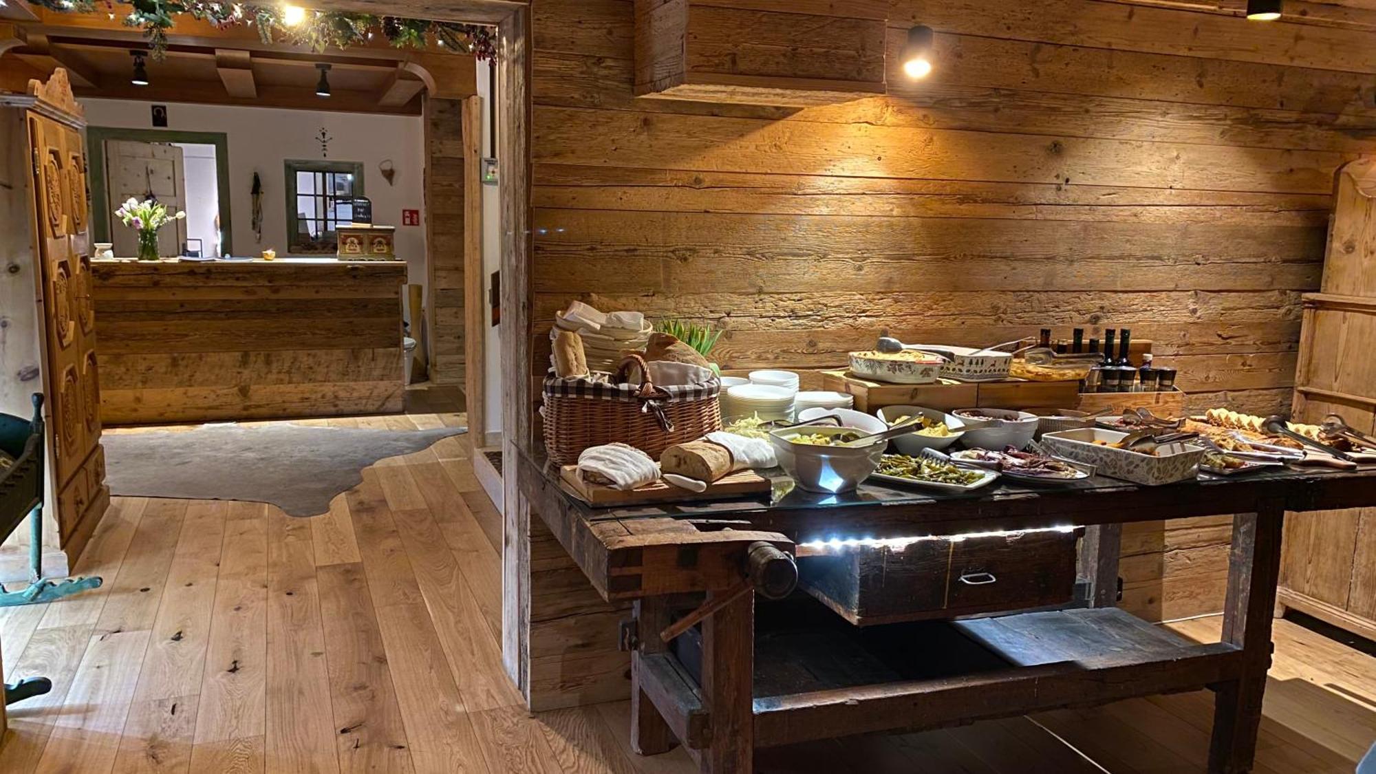 Hotel Almhof San Candido Esterno foto