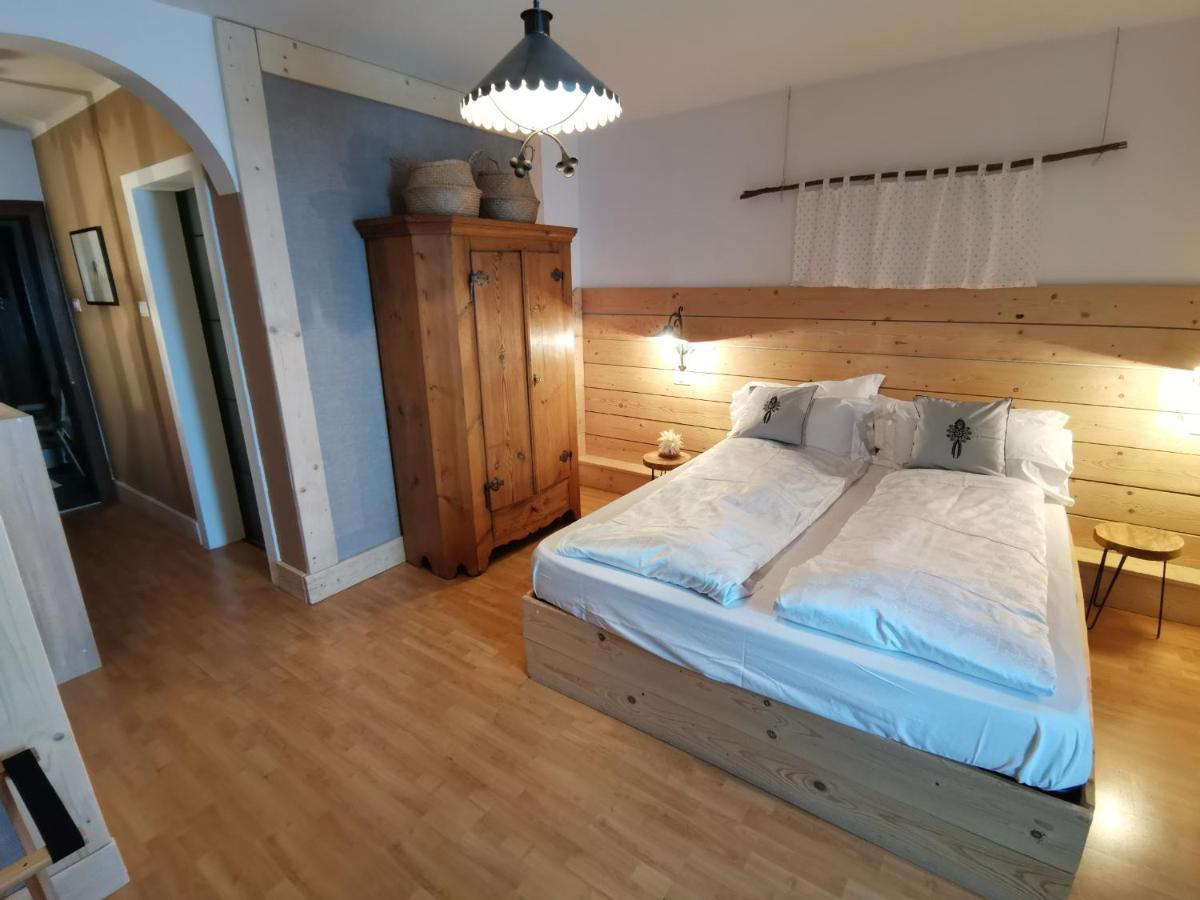 Hotel Almhof San Candido Esterno foto